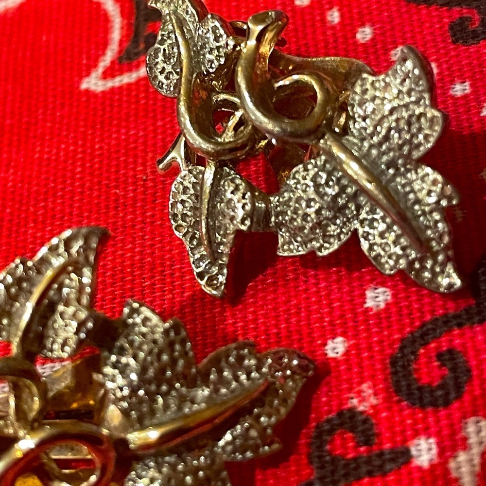 Elegant Clip-On Earrings from the 70’s / 80’s - Silver